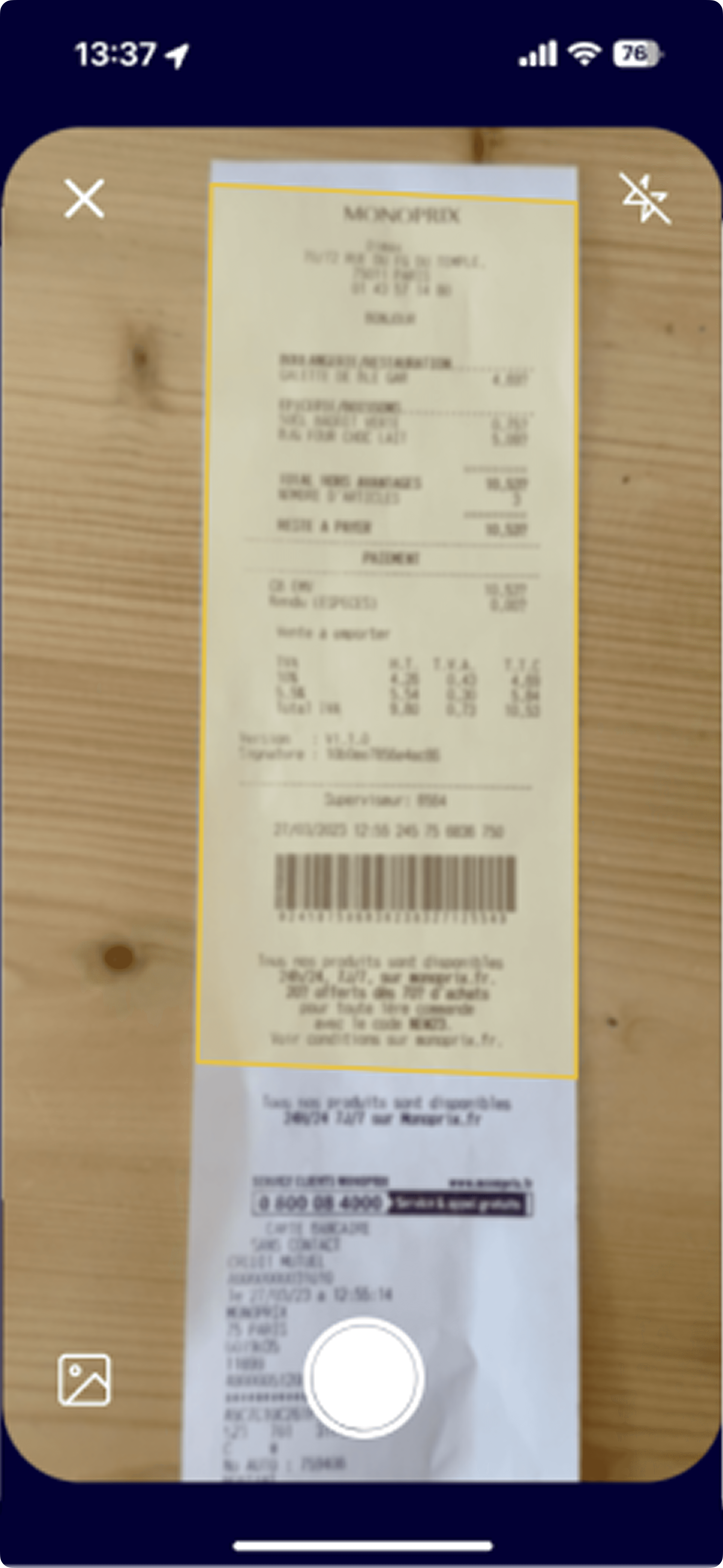2. Frame the receipt. The viewfinder catches it automatically.